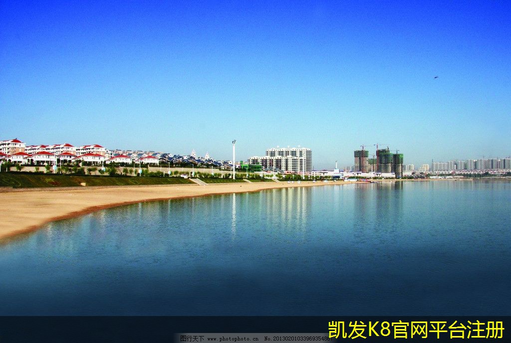 鐵路橋梁護(hù)欄材料的比較